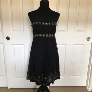 MAGGY LONDON Black Crepe Dress with Gold Detail.